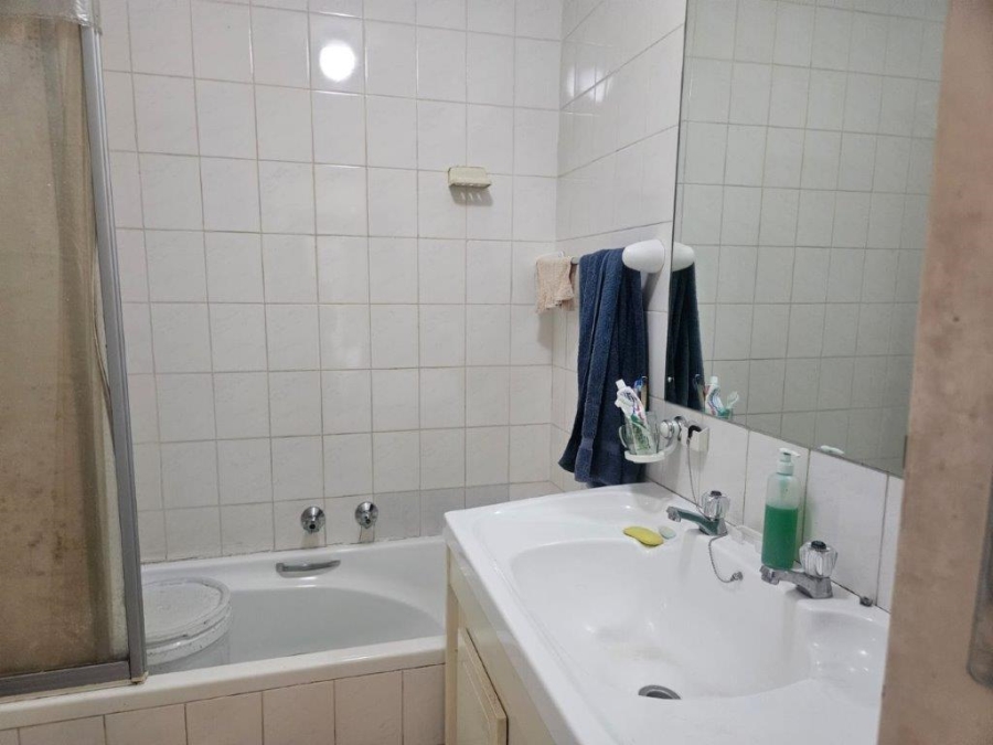 1 Bedroom Property for Sale in Sunnyrock Gauteng