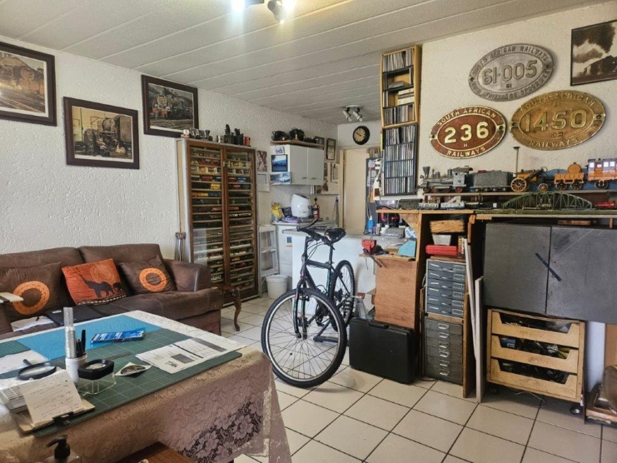 1 Bedroom Property for Sale in Sunnyrock Gauteng