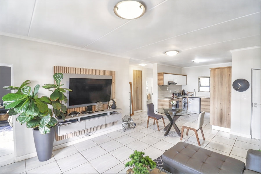 2 Bedroom Property for Sale in Waterfall Gauteng