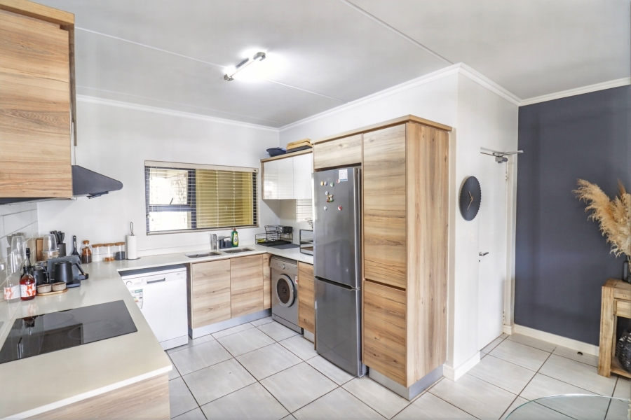 2 Bedroom Property for Sale in Waterfall Gauteng