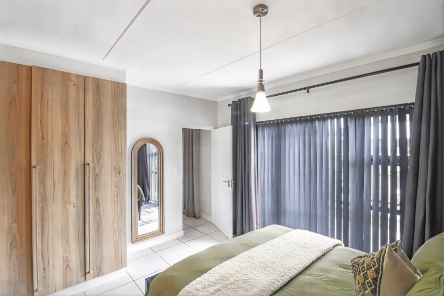 2 Bedroom Property for Sale in Waterfall Gauteng