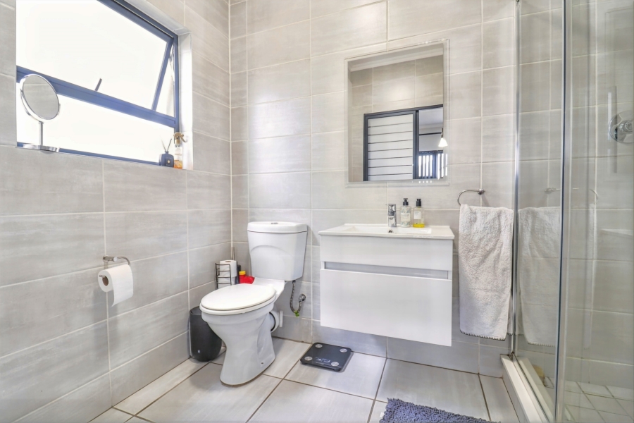 2 Bedroom Property for Sale in Waterfall Gauteng