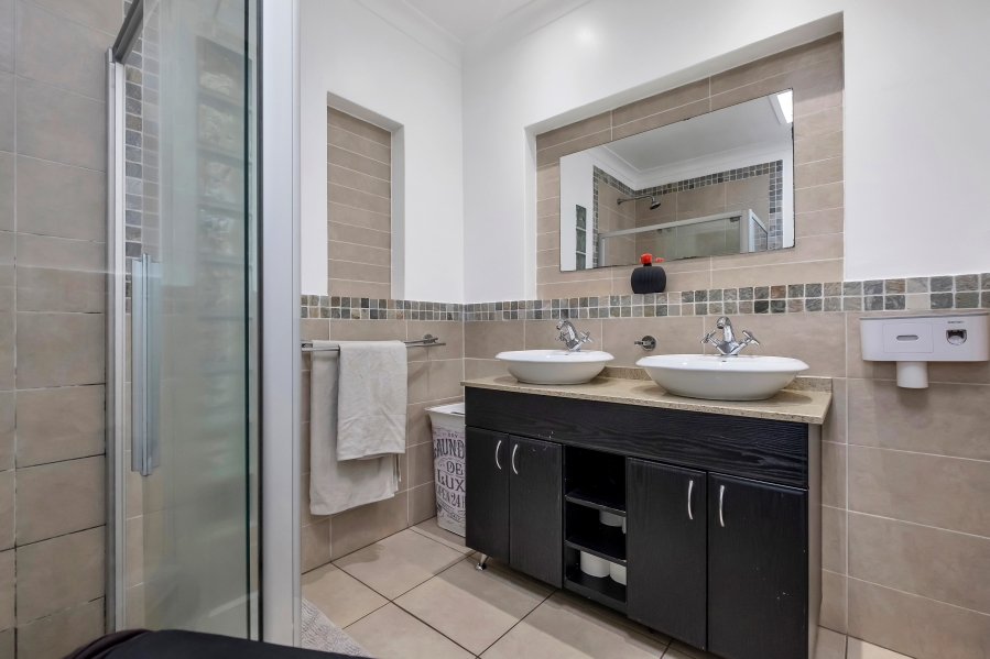 3 Bedroom Property for Sale in Emmarentia Gauteng