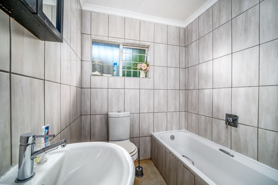 2 Bedroom Property for Sale in Northwold Gauteng