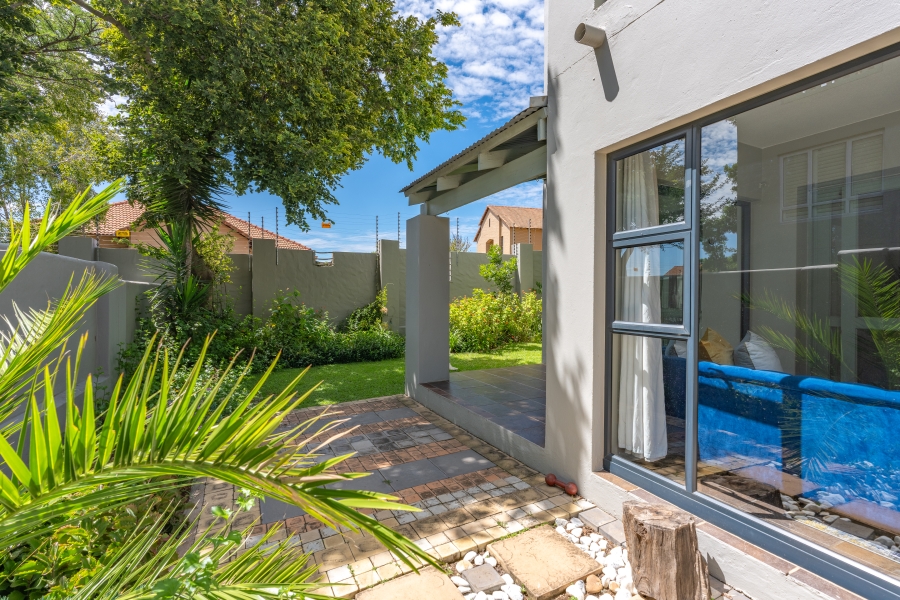 1 Bedroom Property for Sale in Broadacres Gauteng