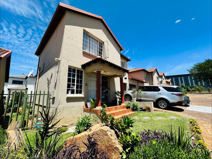 3 Bedroom Property for Sale in Elandspark Gauteng