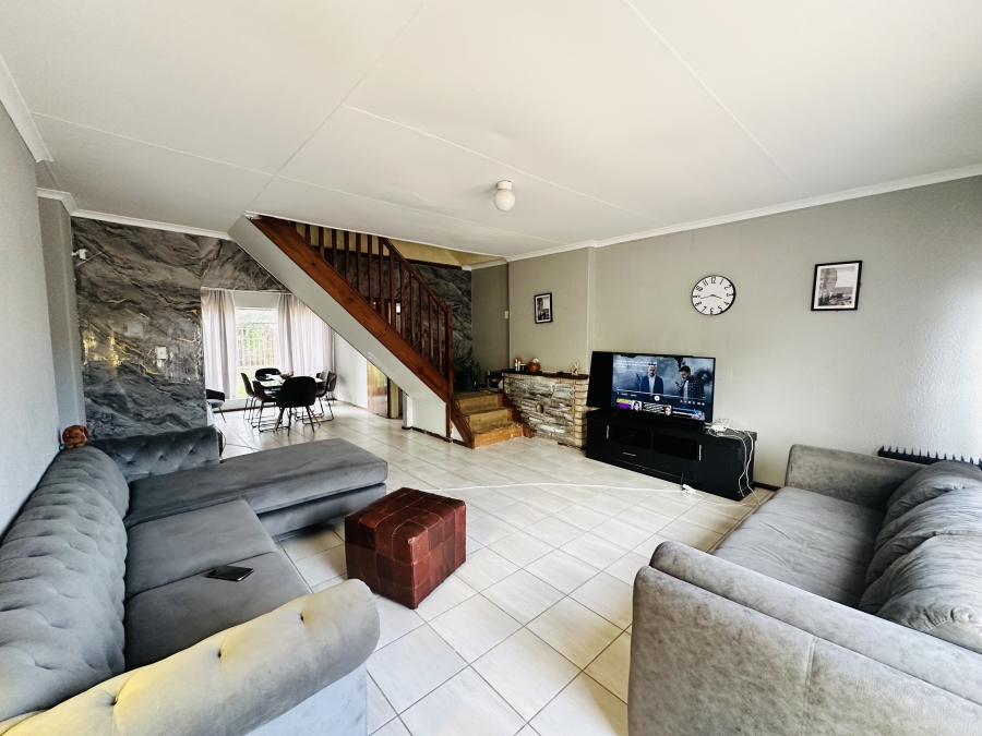 3 Bedroom Property for Sale in Leondale Gauteng