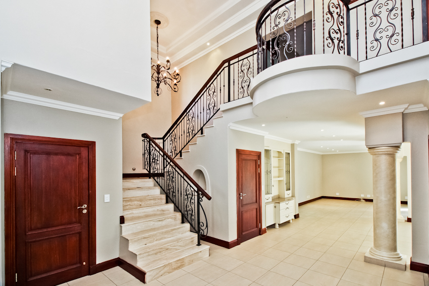 To Let 4 Bedroom Property for Rent in Sandown Gauteng