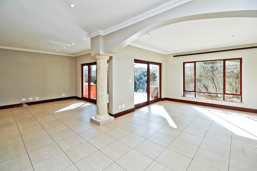 To Let 4 Bedroom Property for Rent in Sandown Gauteng