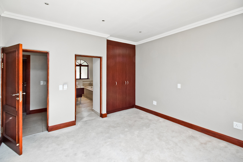 To Let 4 Bedroom Property for Rent in Sandown Gauteng