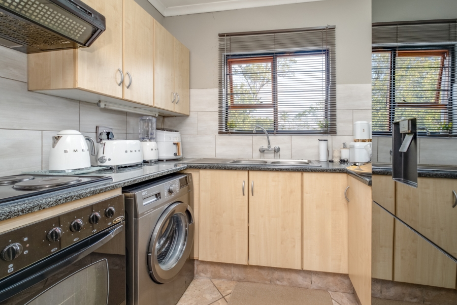 2 Bedroom Property for Sale in Lonehill Gauteng