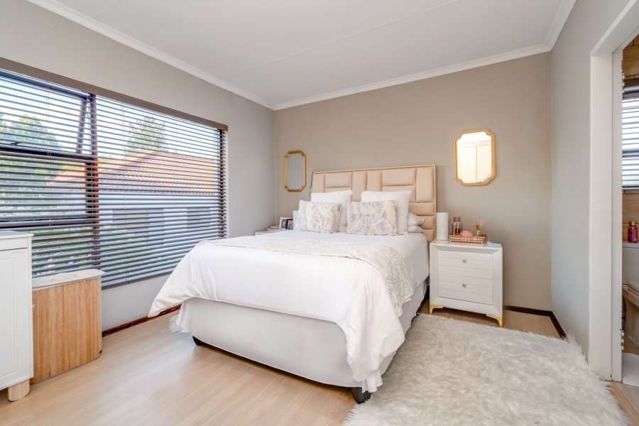 2 Bedroom Property for Sale in Lonehill Gauteng