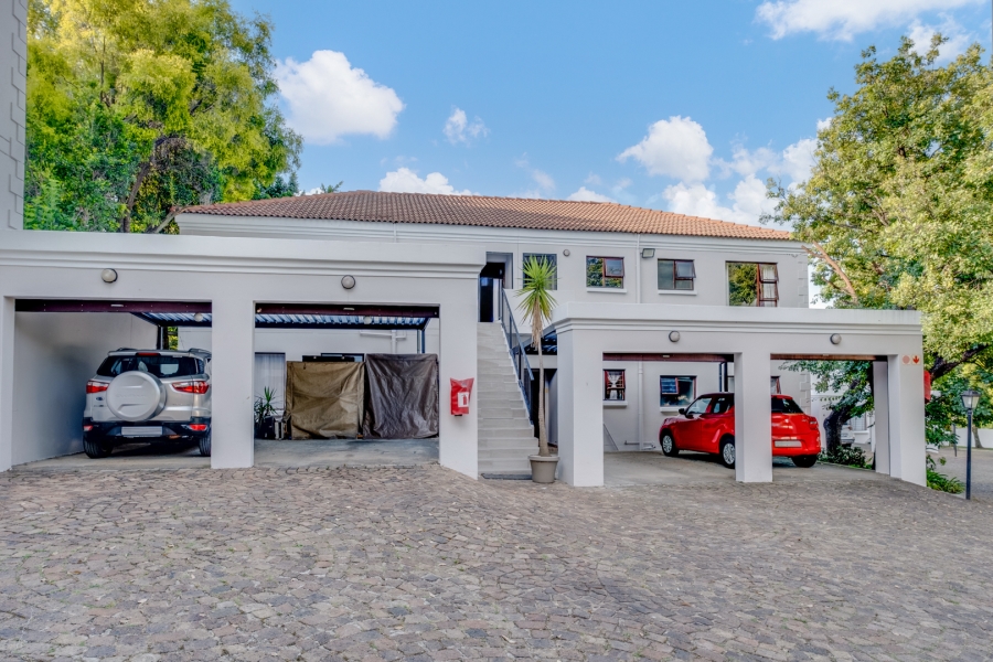 2 Bedroom Property for Sale in Lonehill Gauteng