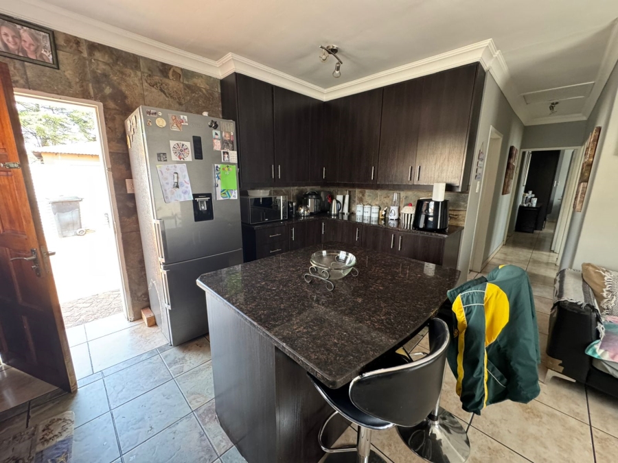 To Let 3 Bedroom Property for Rent in Denneoord Gauteng