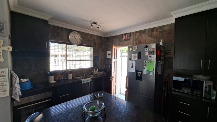 To Let 3 Bedroom Property for Rent in Denneoord Gauteng