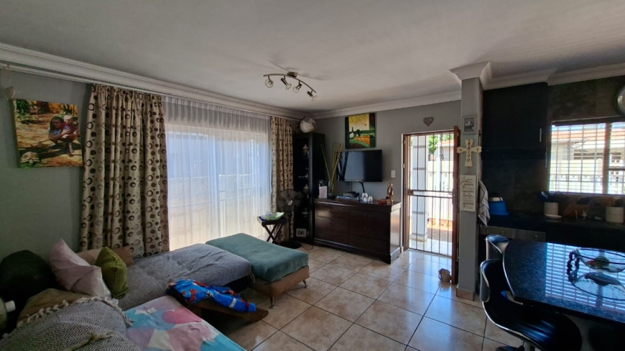 To Let 3 Bedroom Property for Rent in Denneoord Gauteng