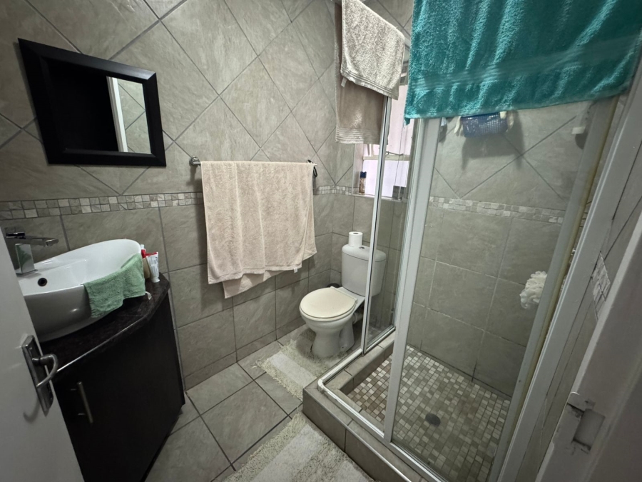 To Let 3 Bedroom Property for Rent in Denneoord Gauteng