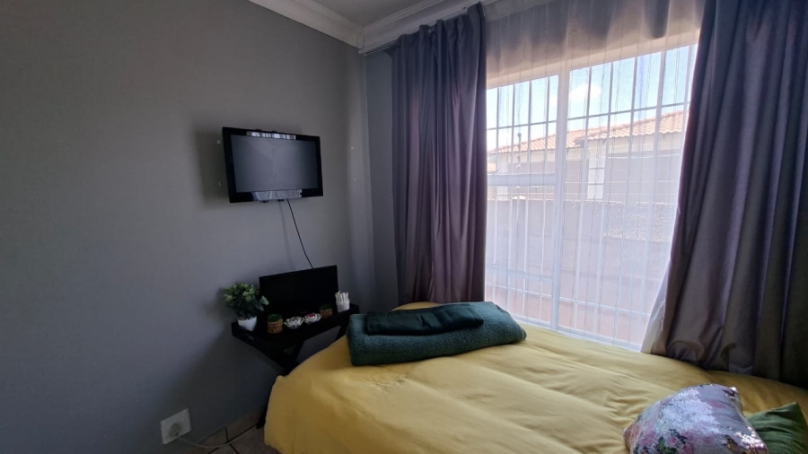 To Let 3 Bedroom Property for Rent in Denneoord Gauteng