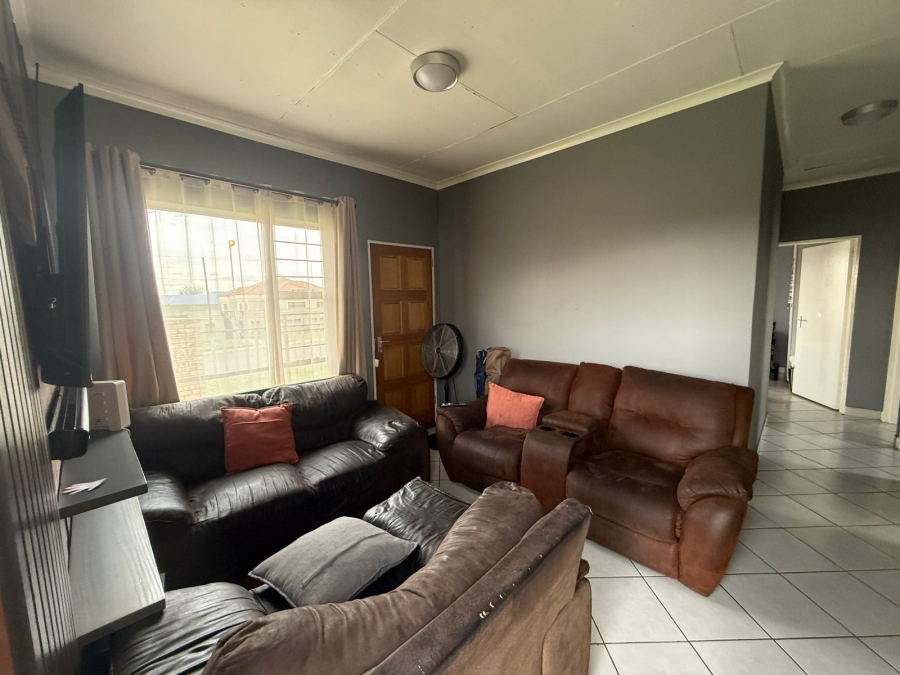 3 Bedroom Property for Sale in Dawn Park Gauteng