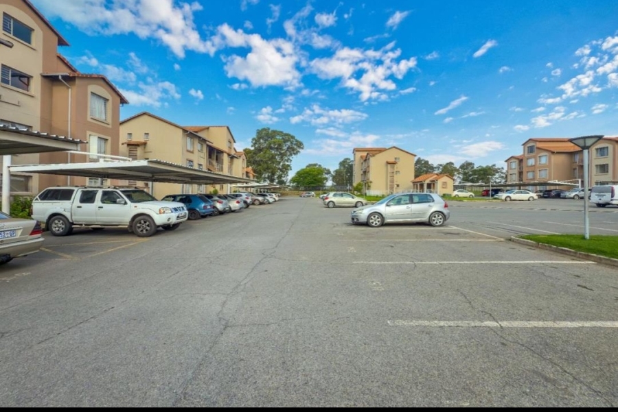 2 Bedroom Property for Sale in Kleinfontein Gauteng