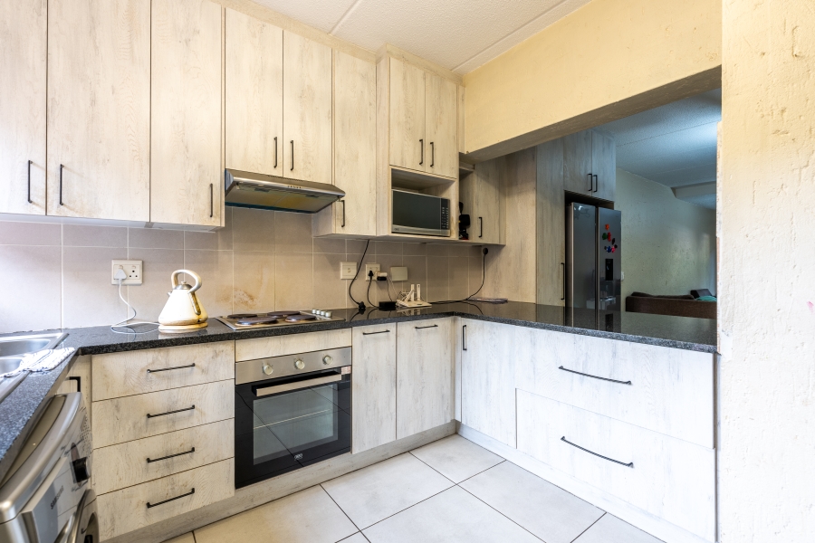 2 Bedroom Property for Sale in Sunninghill Gauteng