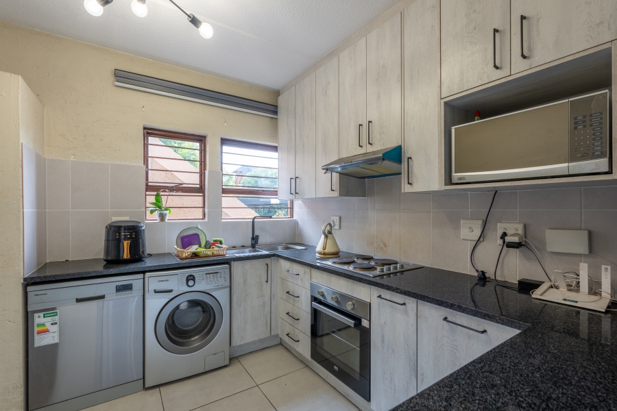 2 Bedroom Property for Sale in Sunninghill Gauteng