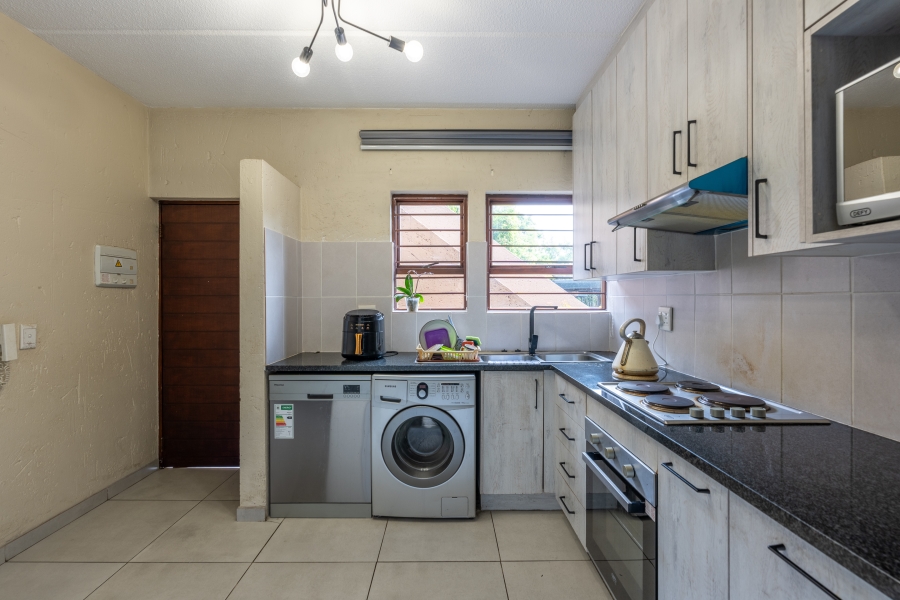 2 Bedroom Property for Sale in Sunninghill Gauteng