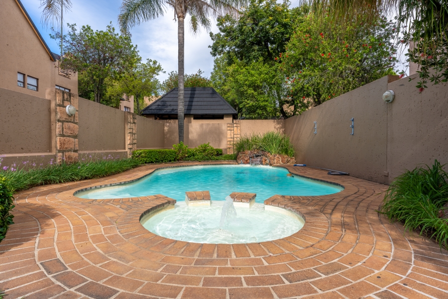 2 Bedroom Property for Sale in Sunninghill Gauteng