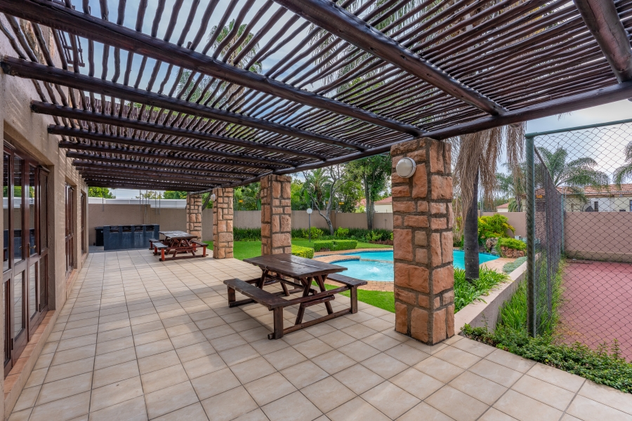 2 Bedroom Property for Sale in Sunninghill Gauteng