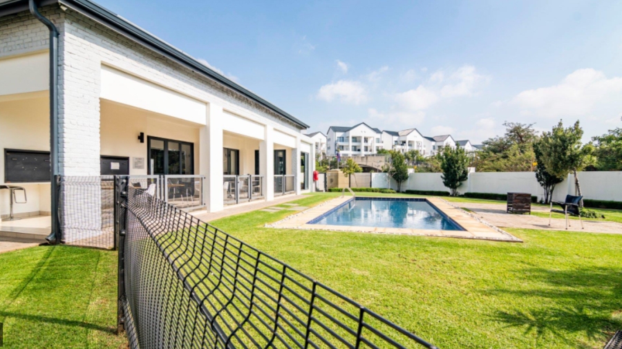 1 Bedroom Property for Sale in Greenstone Hill Gauteng