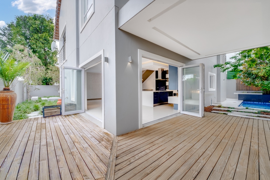 3 Bedroom Property for Sale in Broadacres Gauteng