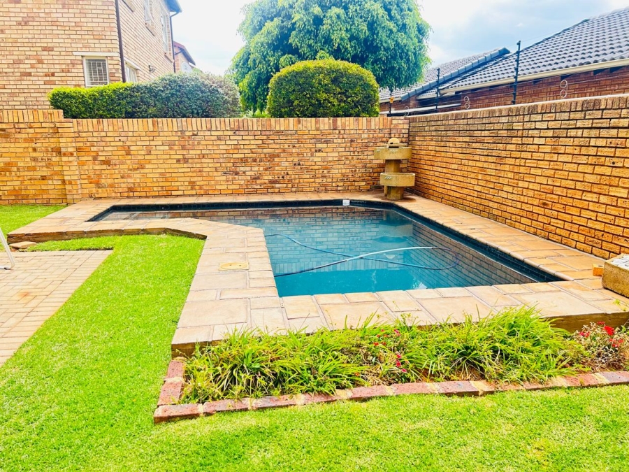 To Let 3 Bedroom Property for Rent in Allens Nek Gauteng