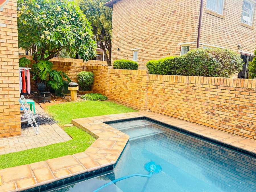 To Let 3 Bedroom Property for Rent in Allens Nek Gauteng