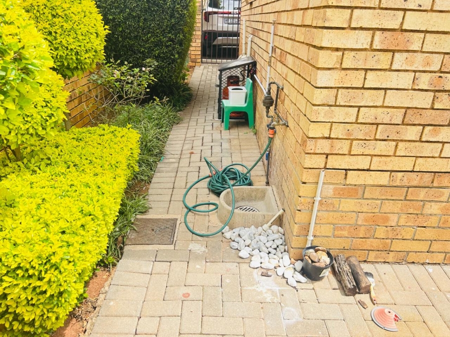 To Let 3 Bedroom Property for Rent in Allens Nek Gauteng