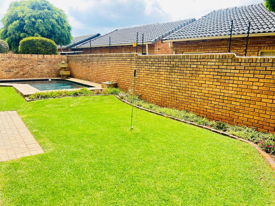 To Let 3 Bedroom Property for Rent in Allens Nek Gauteng
