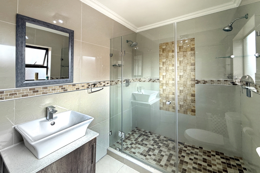 3 Bedroom Property for Sale in Noordwyk Gauteng