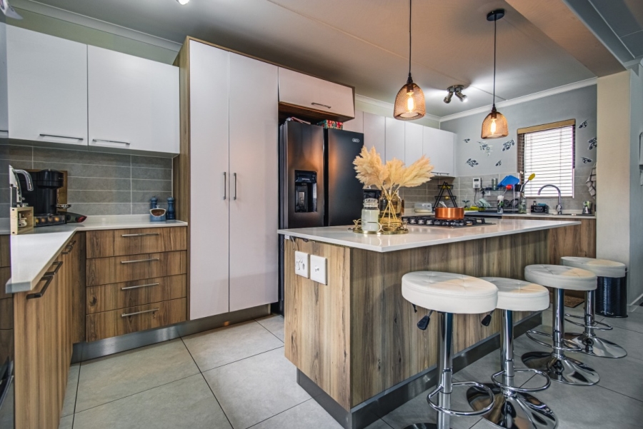 3 Bedroom Property for Sale in Modderfontein Gauteng