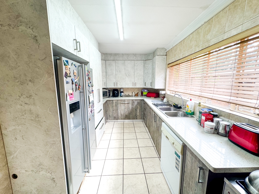 3 Bedroom Property for Sale in Wierda Park Gauteng