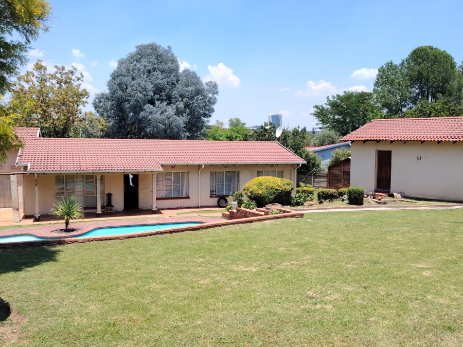 4 Bedroom Property for Sale in Vorna Valley Gauteng