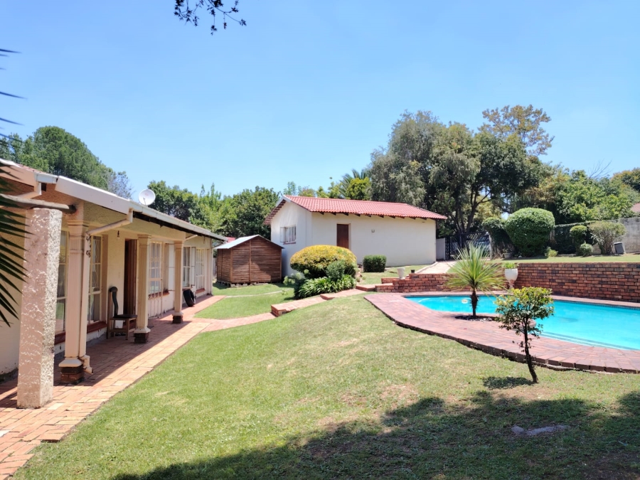 4 Bedroom Property for Sale in Vorna Valley Gauteng