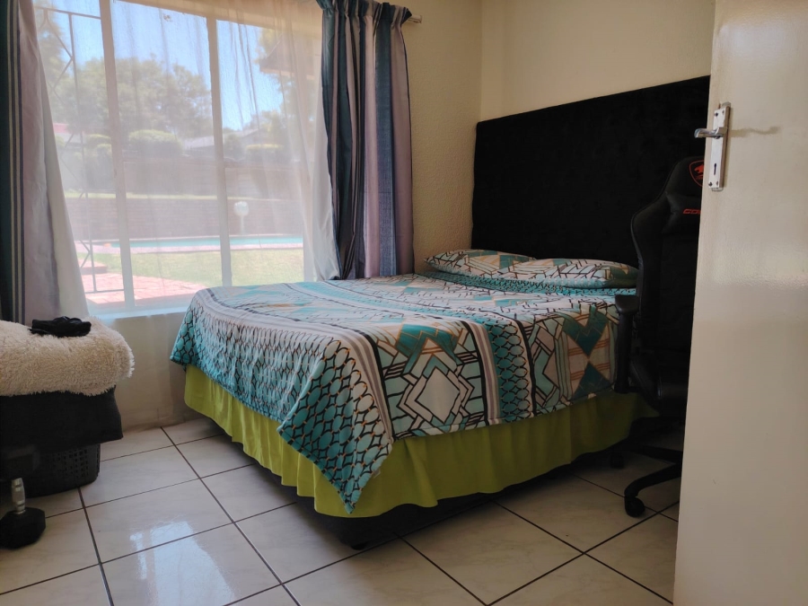 4 Bedroom Property for Sale in Vorna Valley Gauteng