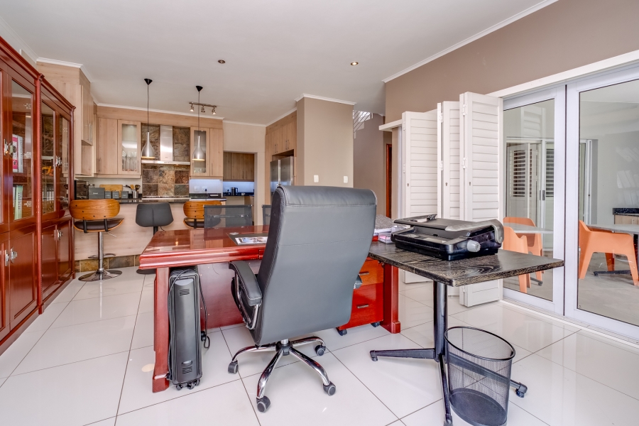 5 Bedroom Property for Sale in Bryanston Gauteng