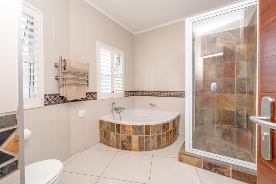 5 Bedroom Property for Sale in Bryanston Gauteng