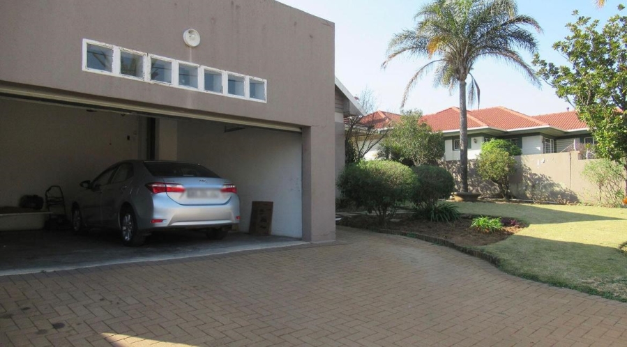 4 Bedroom Property for Sale in Linmeyer Gauteng