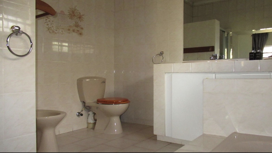 4 Bedroom Property for Sale in Linmeyer Gauteng