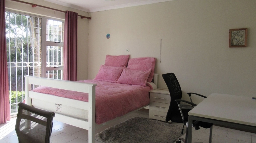 4 Bedroom Property for Sale in Linmeyer Gauteng