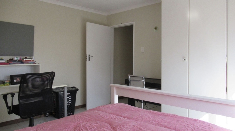 4 Bedroom Property for Sale in Linmeyer Gauteng