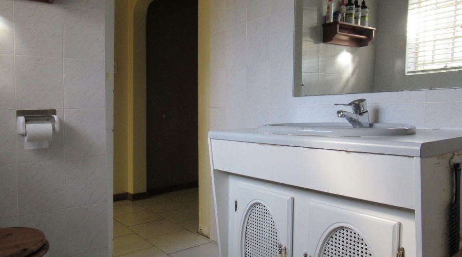 4 Bedroom Property for Sale in Linmeyer Gauteng