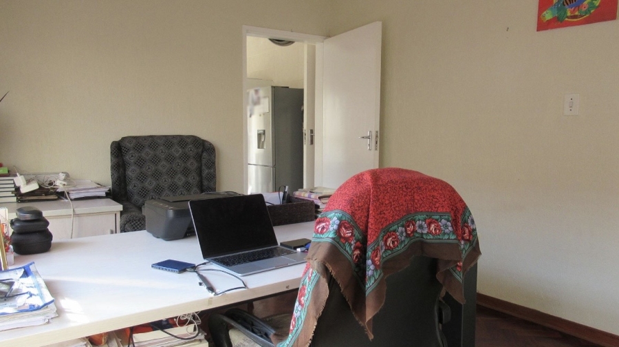 4 Bedroom Property for Sale in Linmeyer Gauteng