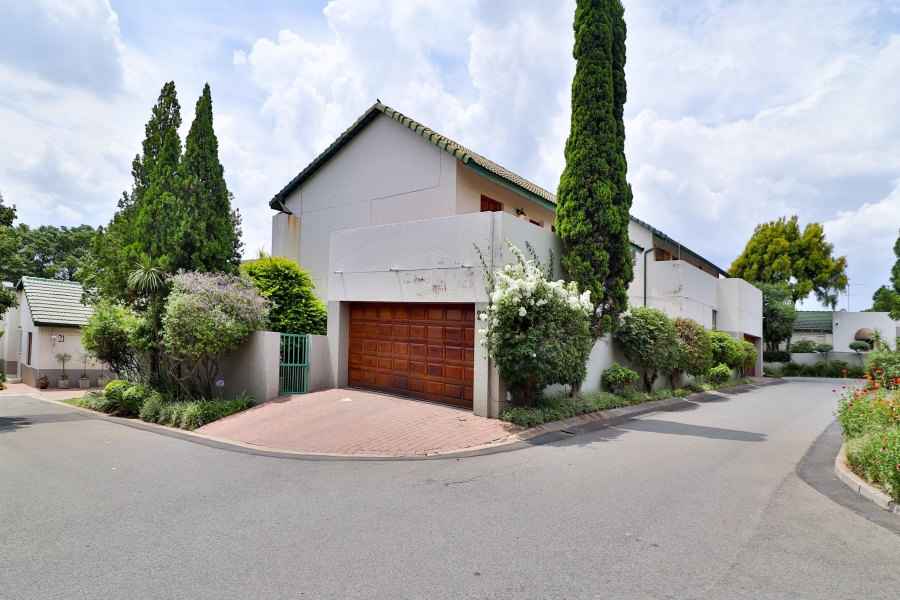 To Let 3 Bedroom Property for Rent in Bryanston Gauteng